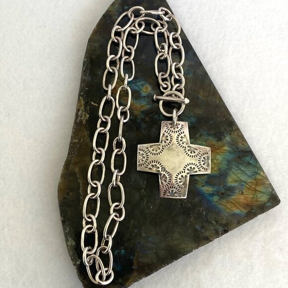 Silpada Sterling Silver 925 Virtuosity Stamped Cross Front Toggle Necklace 17" - Picture 1 of 16